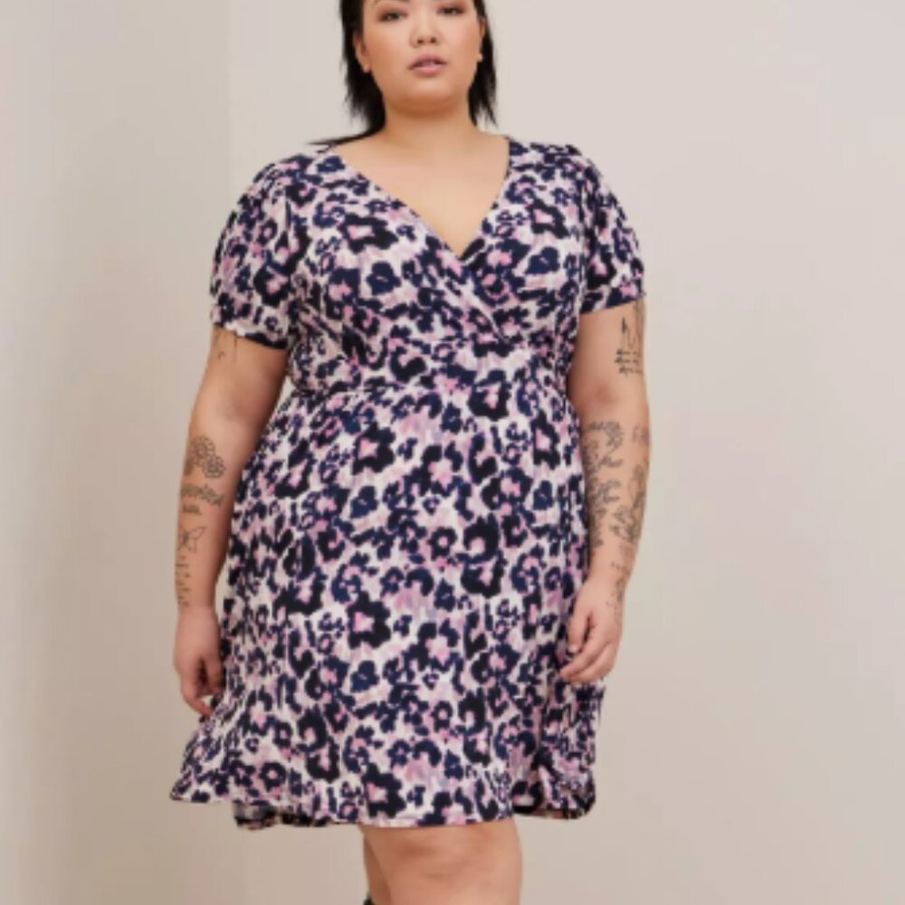 NWT Torrid Mini Dress Studio Knit Surplice Neckline Size Large Puff Sleeve